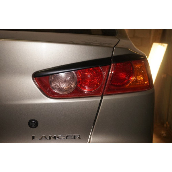 Накладки на задние фонари "реснички" для LANCER X